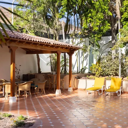 Villa Home2book Timeless Elegance Villa, Cristianos