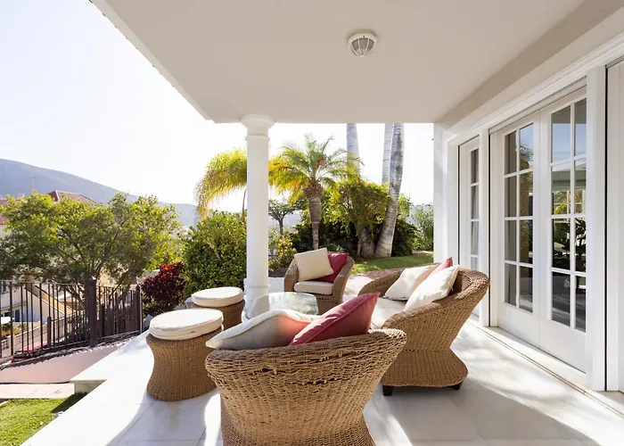 Home2book Timeless Elegance Villa, Cristianos ヴィラ *