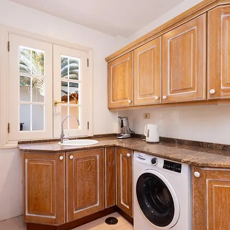 Home2book Timeless Elegance Villa, Cristianos