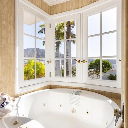 Home2book Timeless Elegance Villa, Cristianos * لوس كريستيانوس