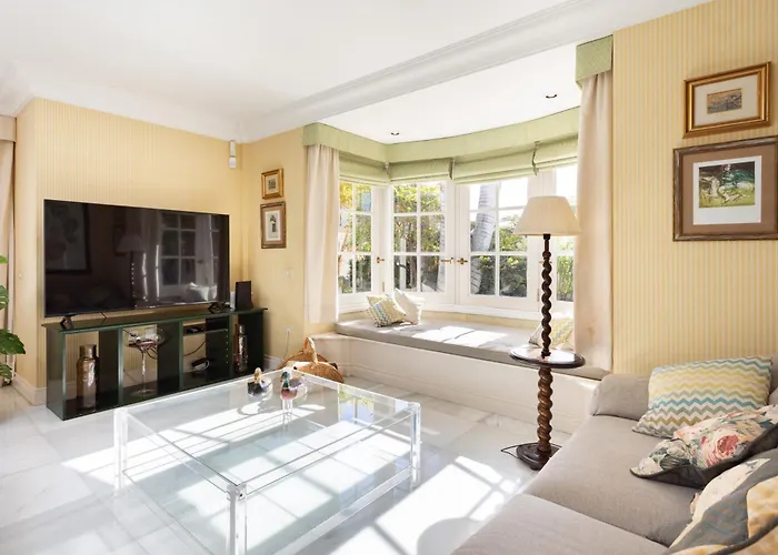 Home2book Timeless Elegance Villa, Cristianos