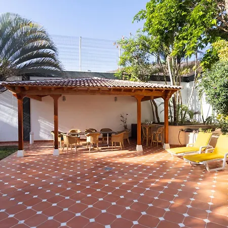 Home2book Timeless Elegance Villa, Cristianos 别墅