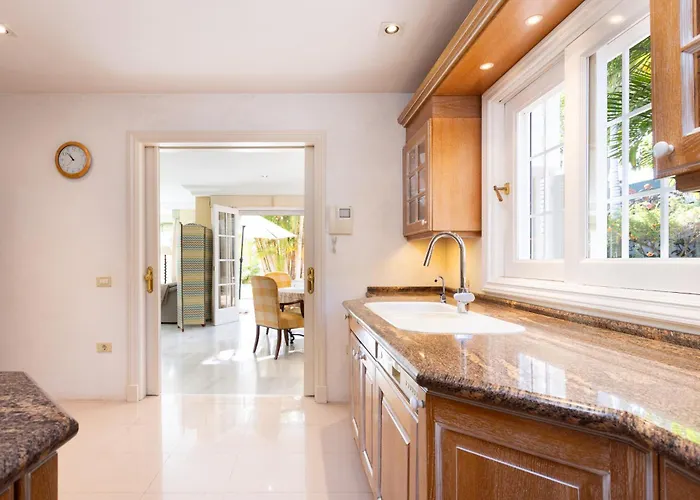 Home2book Timeless Elegance Villa, Cristianos 洛斯克里斯蒂亚诺斯