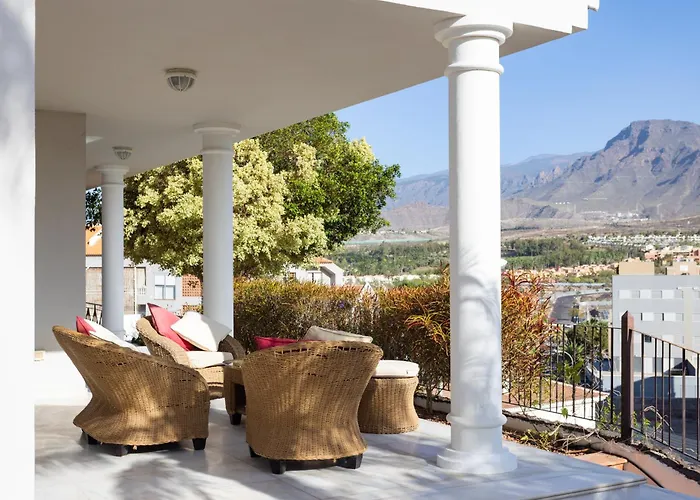 Home2book Timeless Elegance Villa, Cristianos