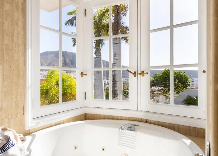 Home2book Timeless Elegance Villa, Cristianos * 洛斯克里斯蒂亚诺斯